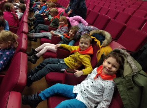 Sowy i Małpki w Teatrze