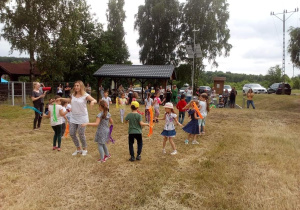 Jabłuszka podczas układu tanecznego