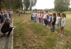 Dzieci podczas recytacji