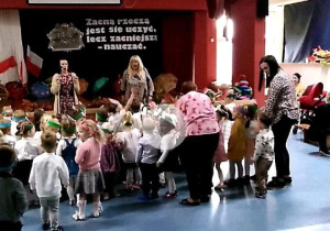 Dzieci podczas zabawy