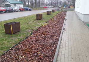 Ścieżka z gazonami