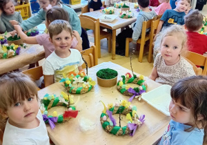 Dzieci podczas warsztatów